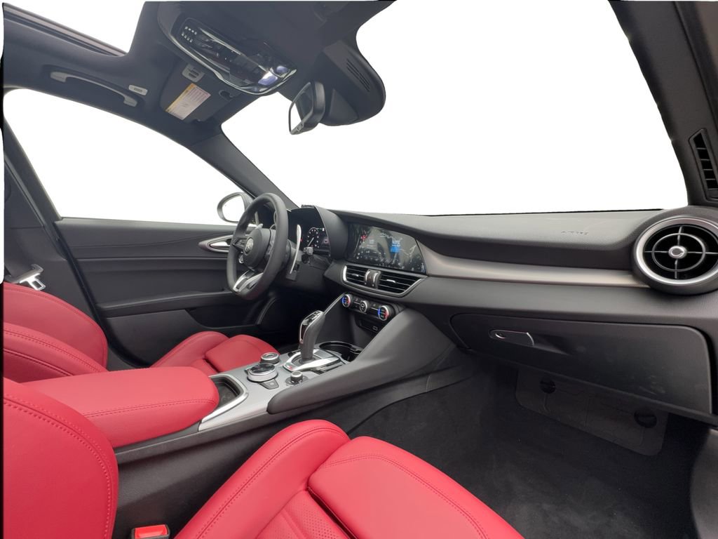 New 2025 Alfa Romeo Giulia RWD image 32