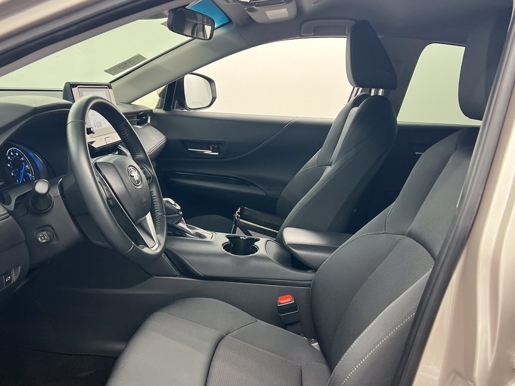 Certified 2024 Toyota Venza LE AWD/4WD image 8