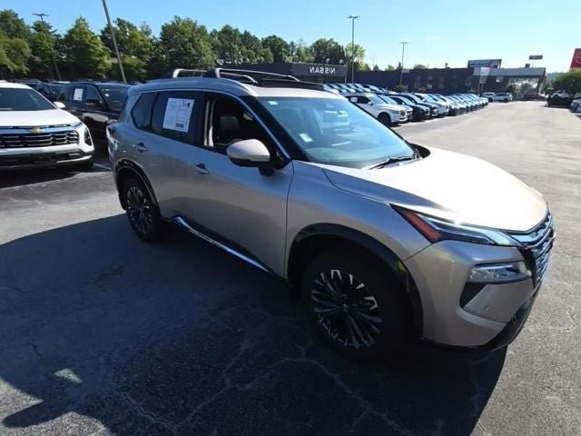 Used 2025 Nissan Rogue Platinum AWD/4WD image 1