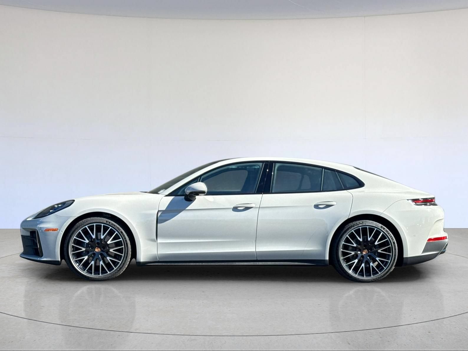 New 2026 Porsche Panamera 4 AWD/4WD image 2