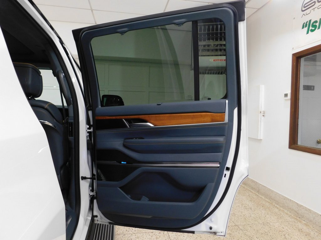 Used 2022 Jeep Grand Wagoneer Series II w/ Convenience Group III image 93