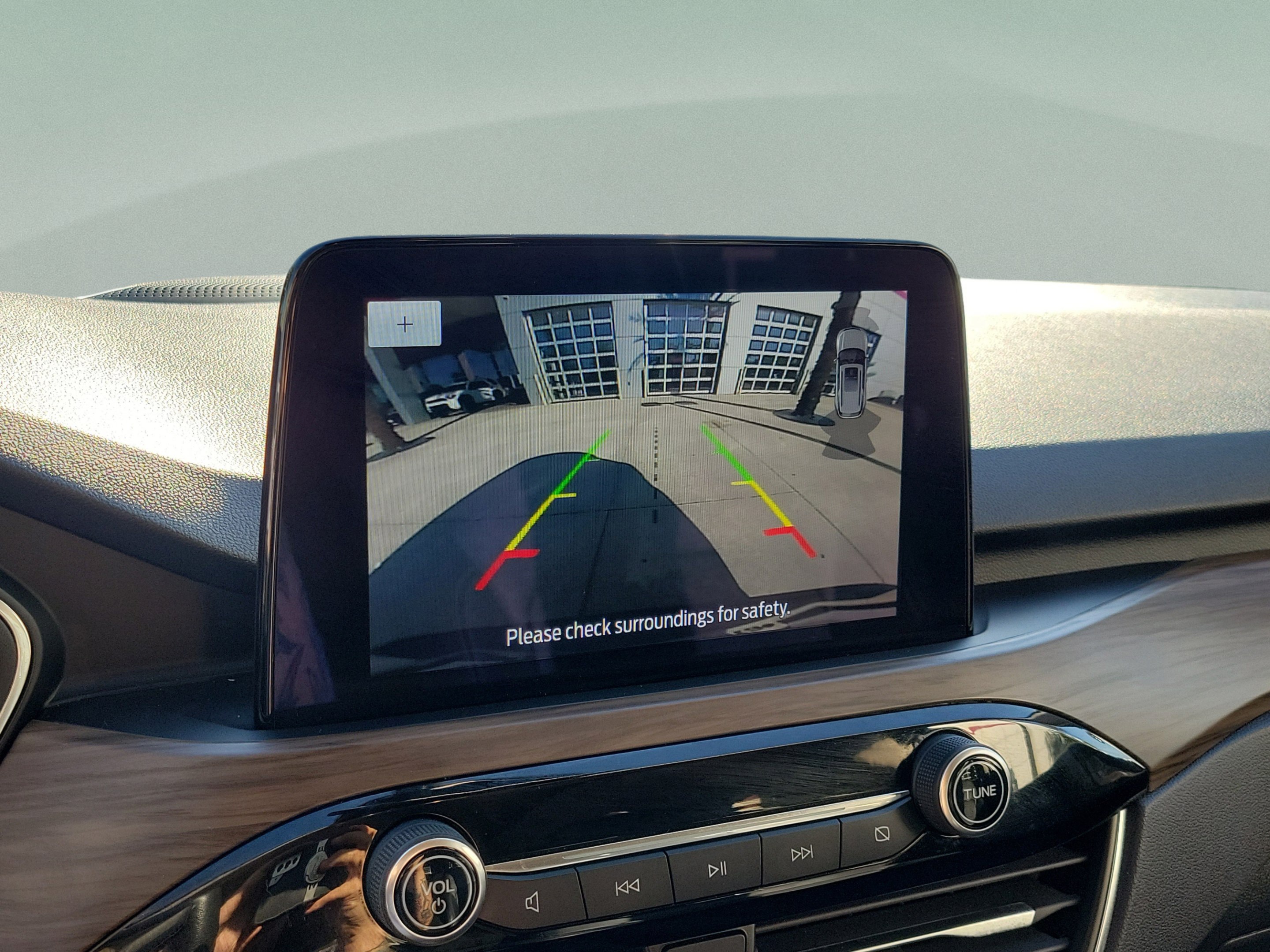 Used 2020 Ford Escape Titanium FWD image 18