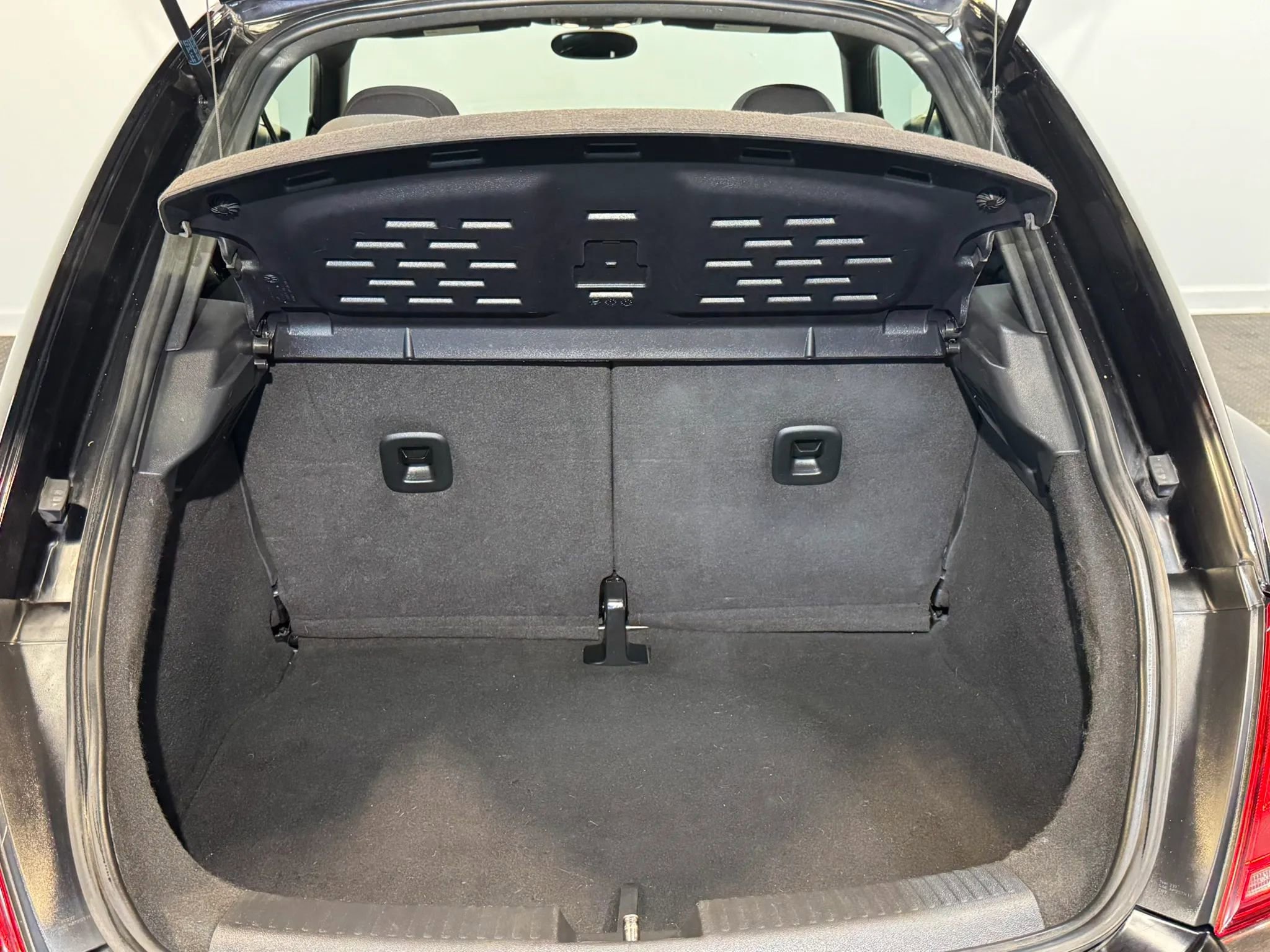 Used 2013 Volkswagen Beetle 2.0T FWD image 26