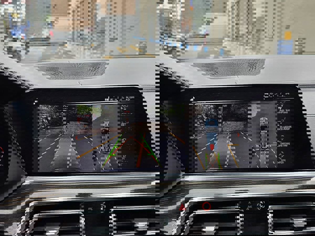 Used 2020 BMW X5 M50i w/ Premium Package image 34