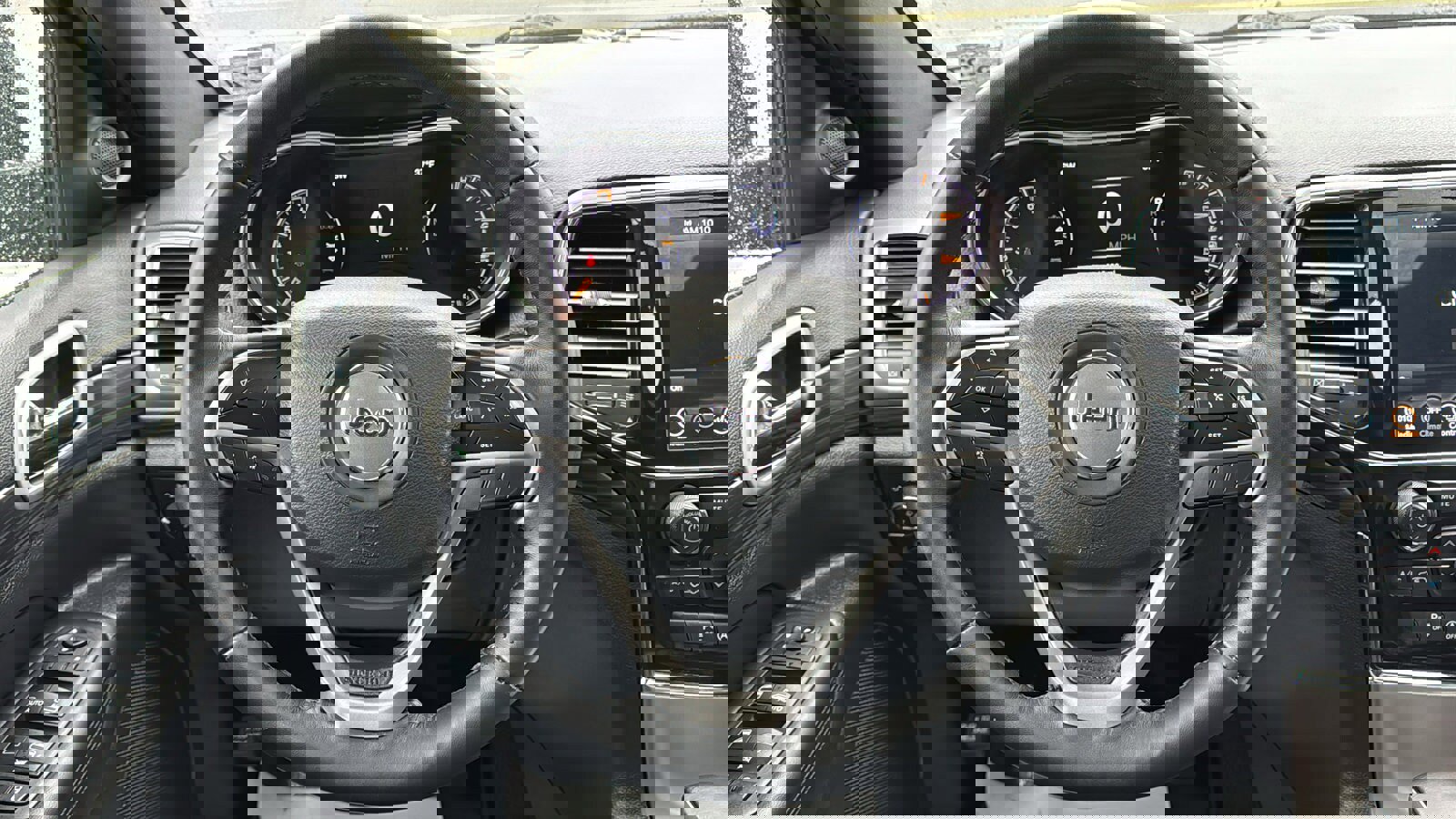 Certified 2022 Jeep Grand Cherokee Laredo X image 14