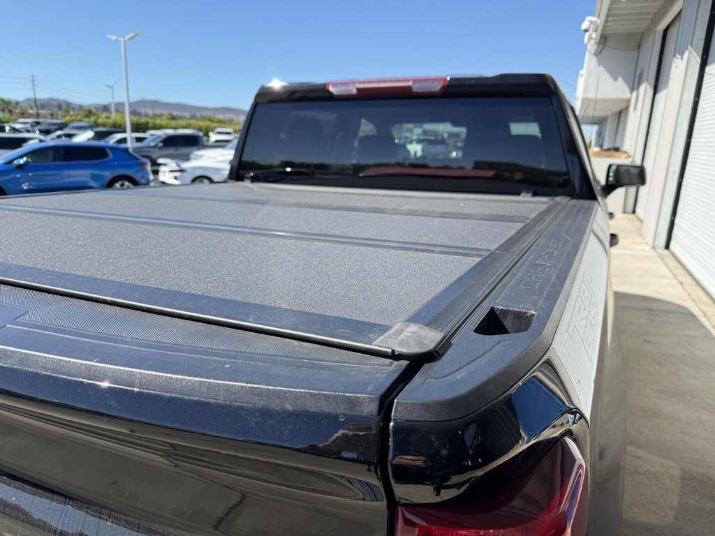 Used 2025 Chevrolet Silverado 1500 Custom Trail Boss w/ Dark Appearance Package image 9