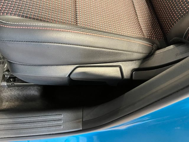 Used 2025 Nissan Kicks SR FWD image 8