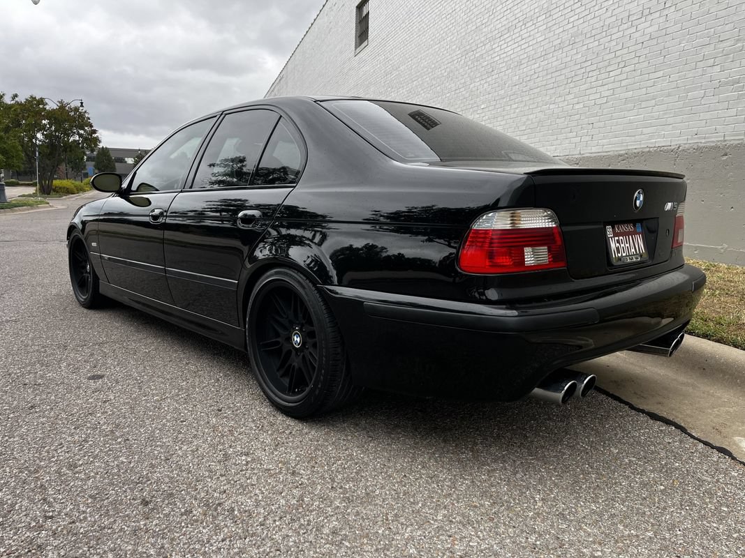 Used 2002 BMW M5 RWD image 2