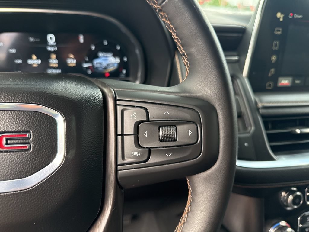 Used 2024 GMC Yukon AT4 AWD/4WD image 25