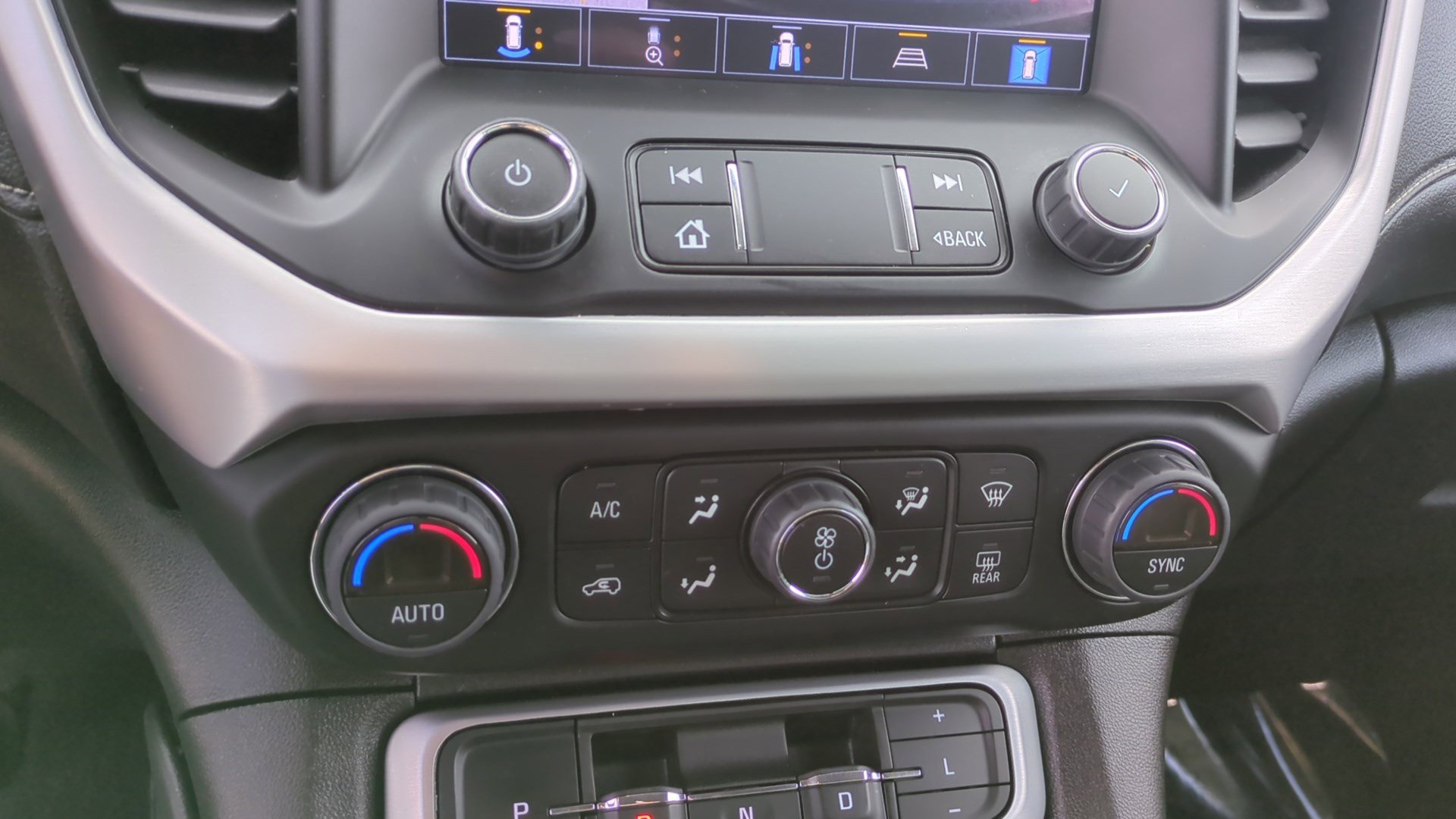 Used 2022 GMC Acadia SLT w/ Technology Package image 27