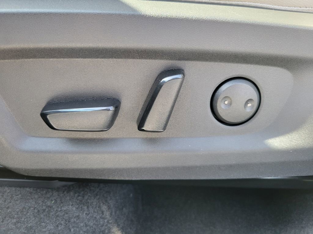 New 2025 Nissan Murano SV image 32