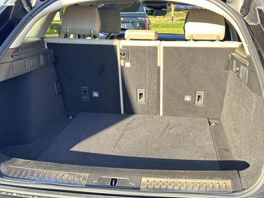 Used 2020 Land Rover Range Rover Velar S image 5