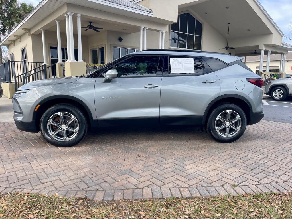 Used 2023 Chevrolet Blazer LT w/ Convenience Package FWD image 2