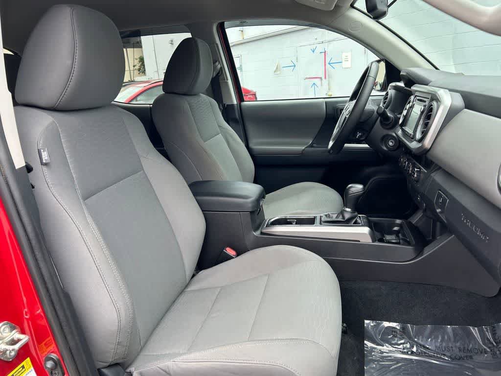 Used 2016 Toyota Tacoma SR5 w/ SR5 Appearance Package (SN) AWD/4WD image 14
