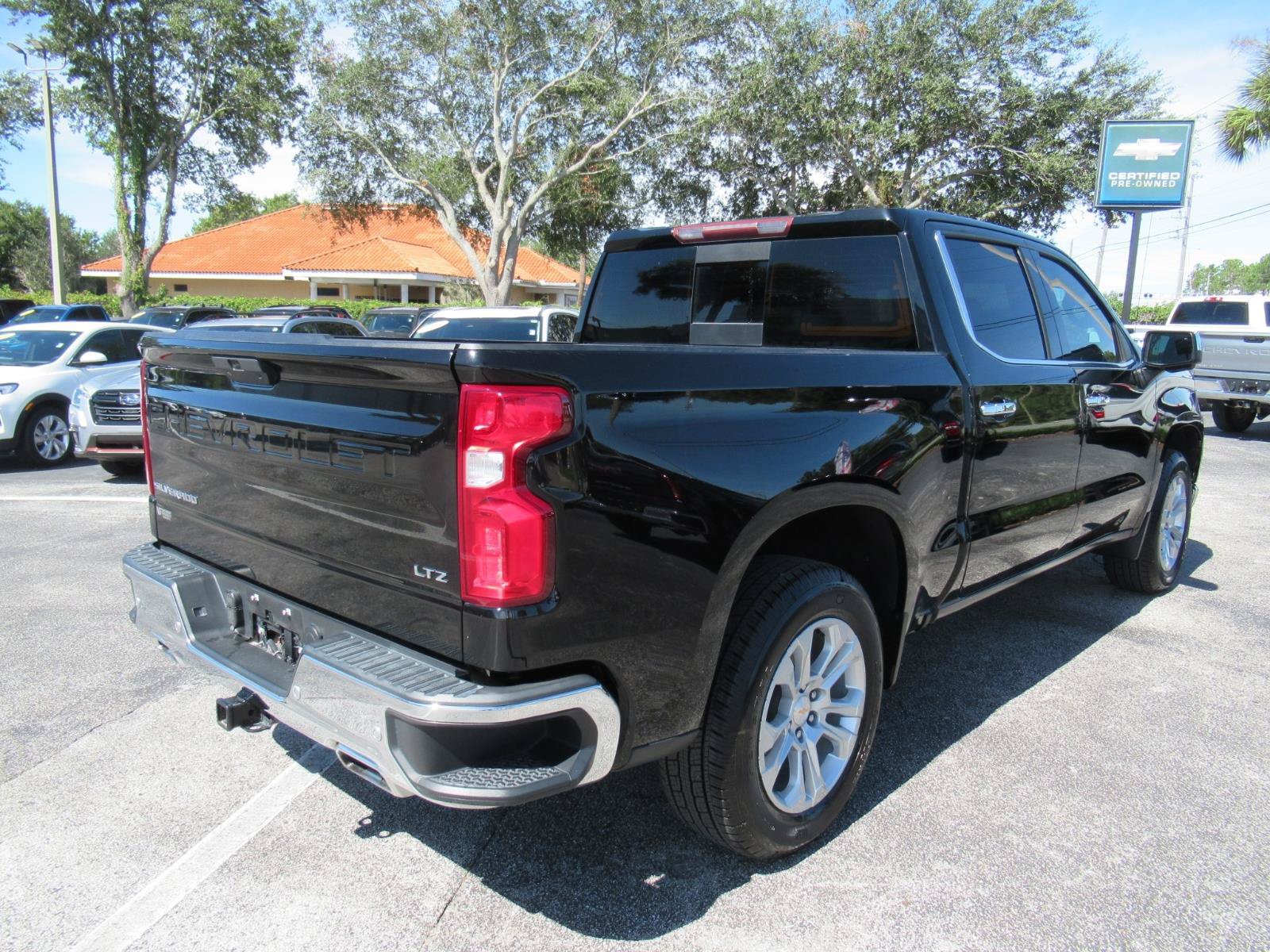 Used 2021 Chevrolet Silverado 1500 LTZ AWD/4WD image 6