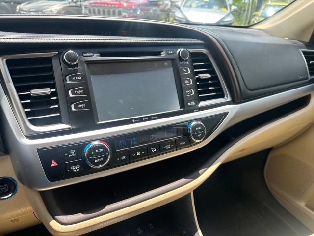 Used 2016 Toyota Highlander XLE AWD/4WD image 15