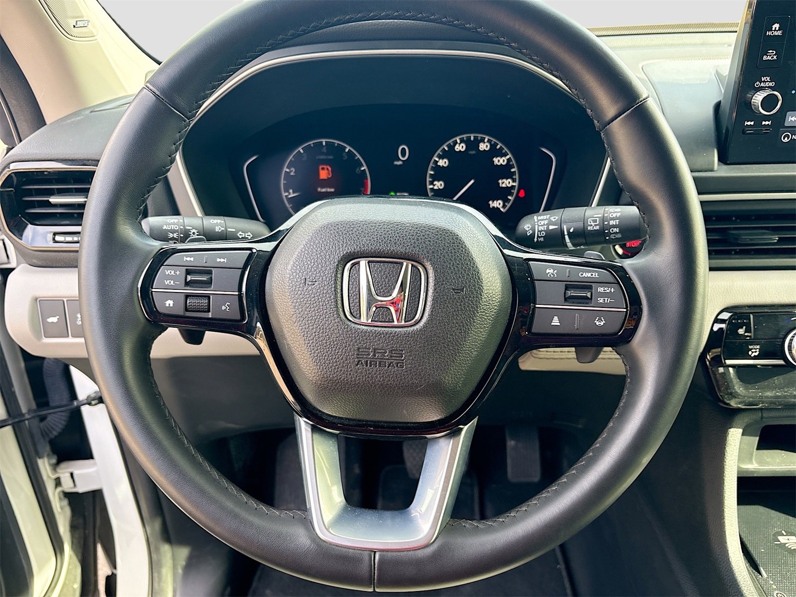 Used 2023 Honda Pilot Touring image 11