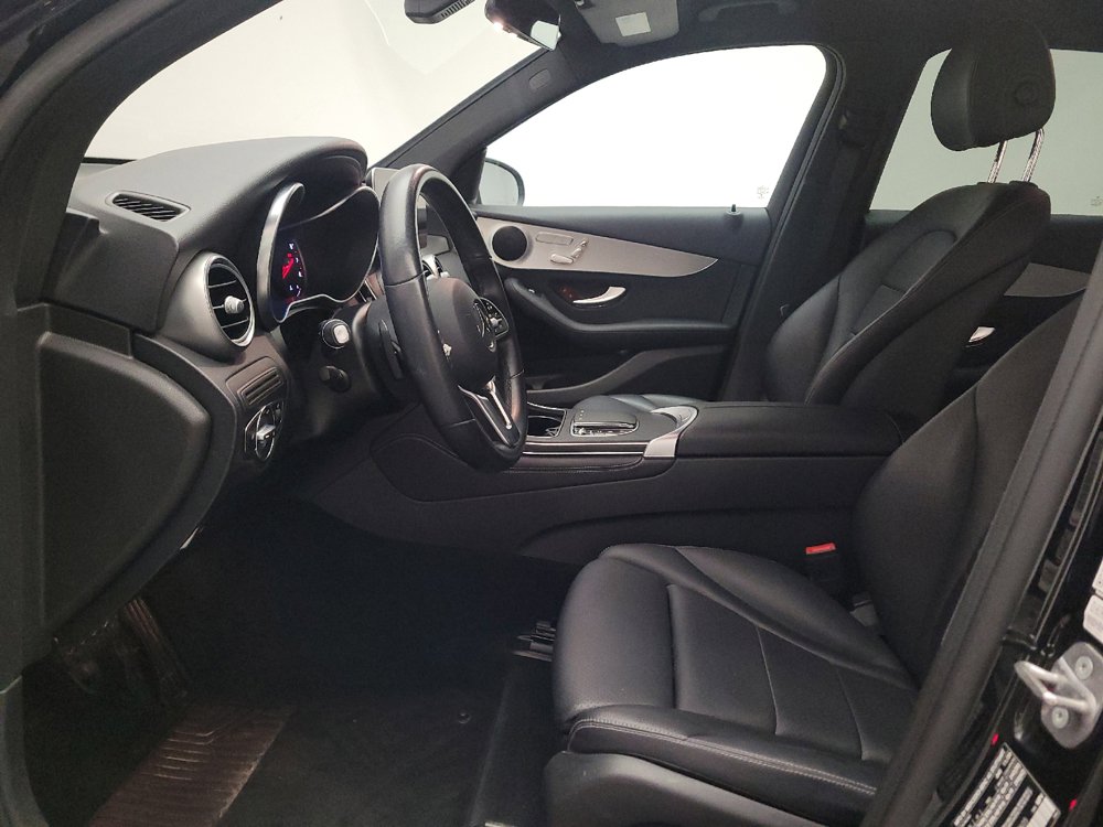 Used 2021 Mercedes-Benz GLC 300 4MATIC image 17