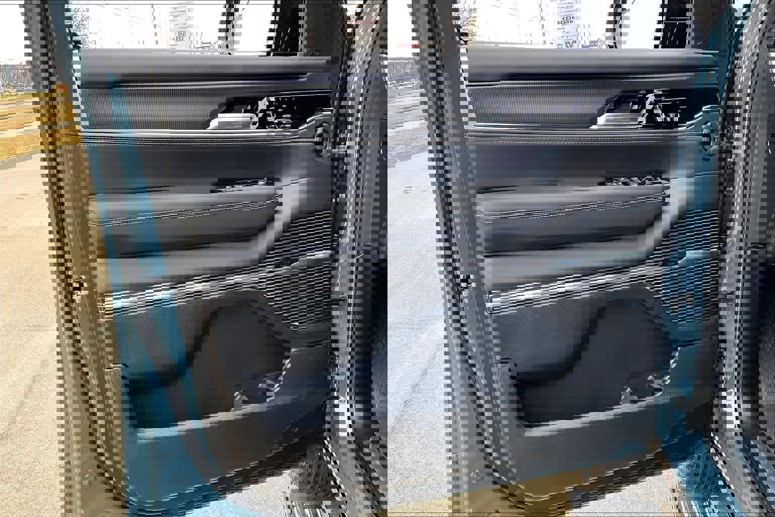 New 2026 Jeep Grand Wagoneer Summit image 10