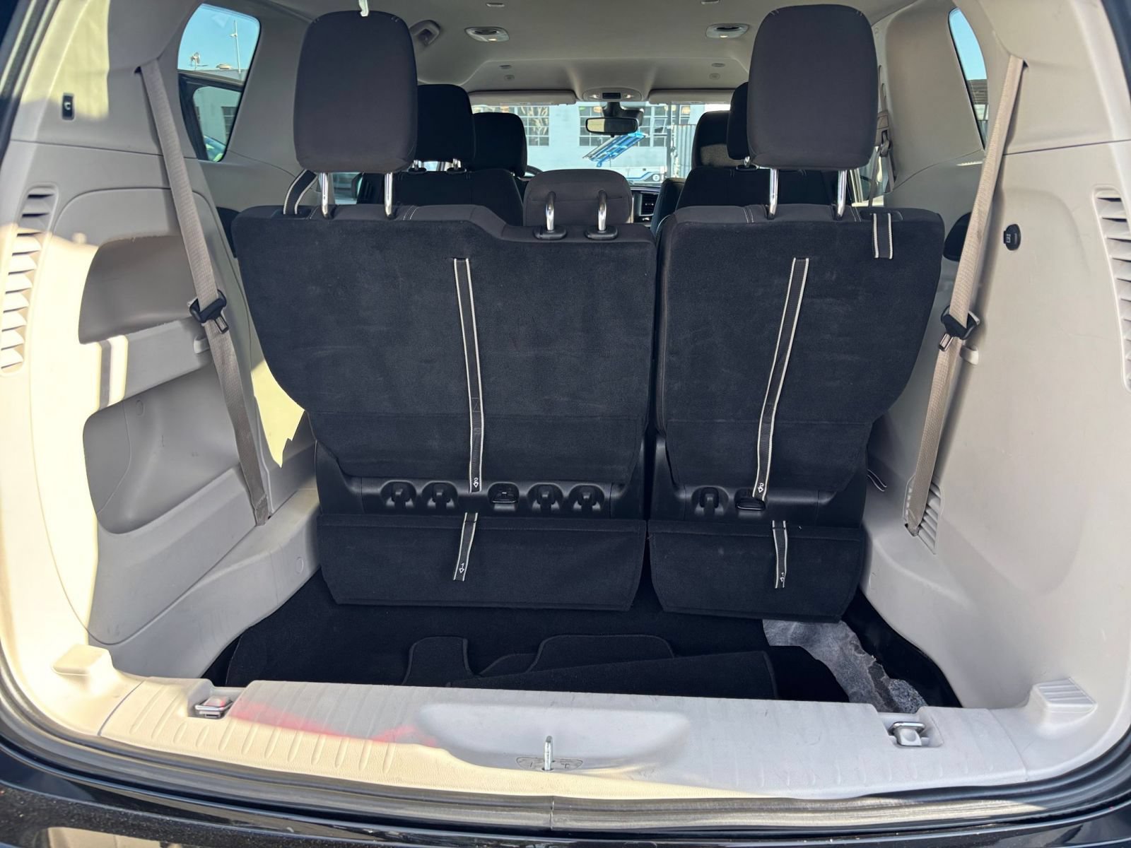 Used 2024 Chrysler Voyager LX FWD image 33
