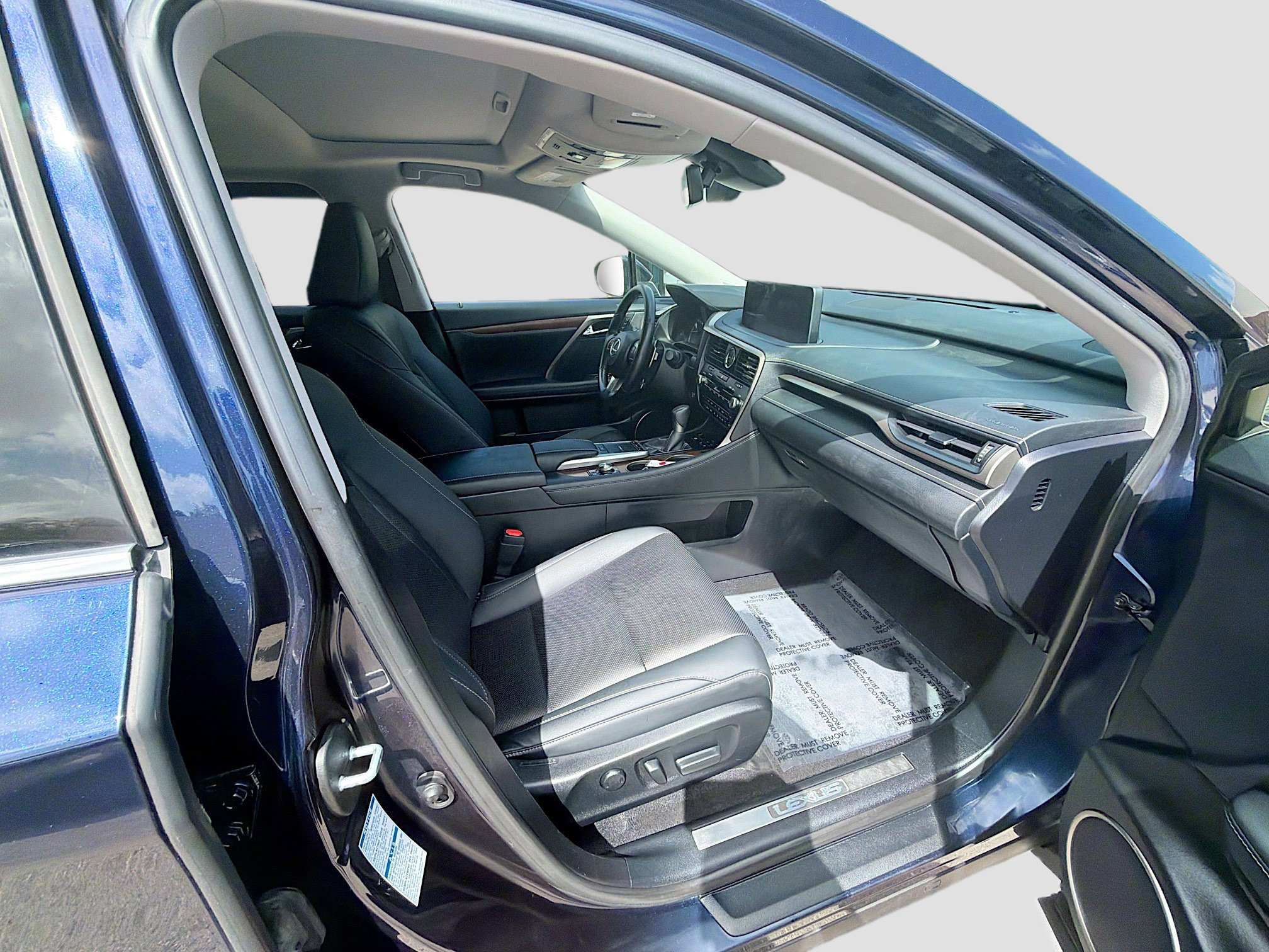 Used 2022 Lexus RX 350L Premium w/ Premium Package image 32