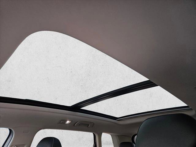 Used 2023 Volkswagen Taos SE w/ Panoramic Sunroof Package FWD image 13