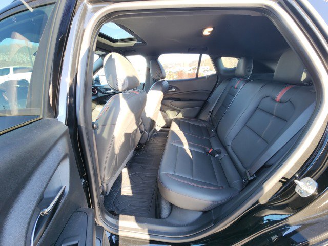 Used 2024 Chevrolet Trax RS w/ Sunroof Package image 21