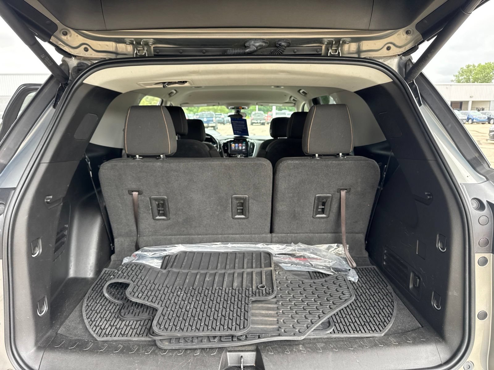 Used 2019 Chevrolet Traverse LT FWD image 36