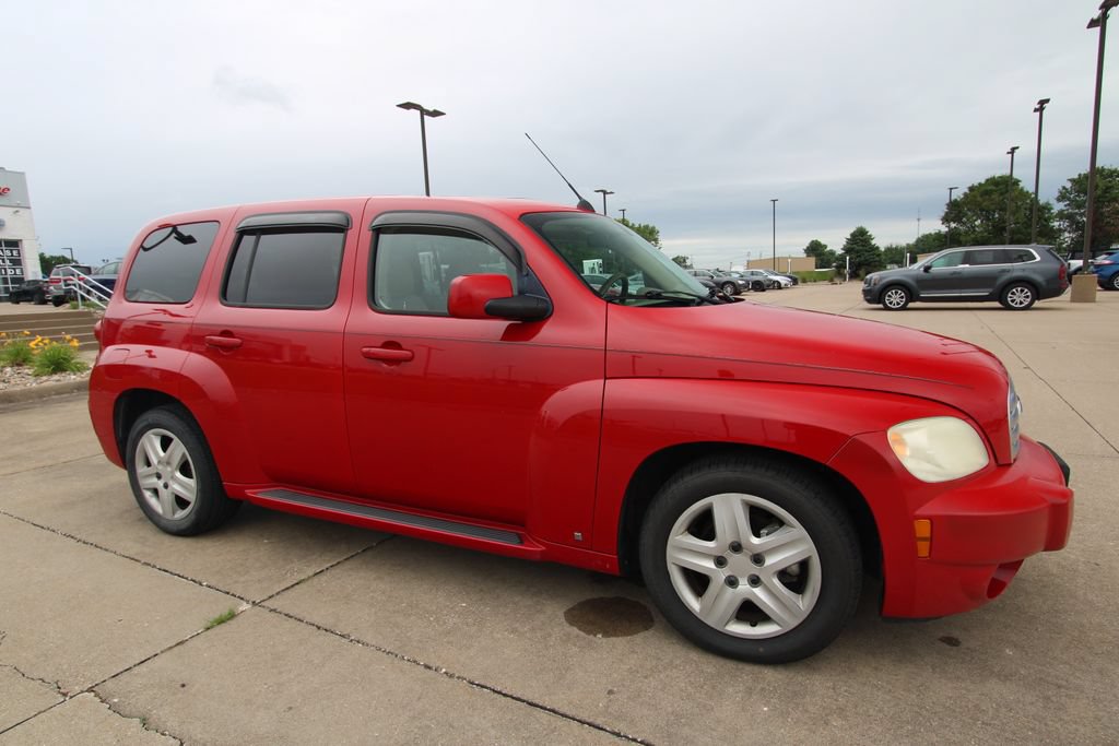 Used 2009 Chevrolet HHR LT FWD image 3