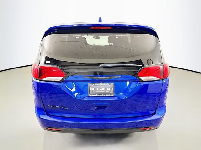 Used 2020 Chrysler Pacifica Touring w/ S Appearance Package FWD image 6