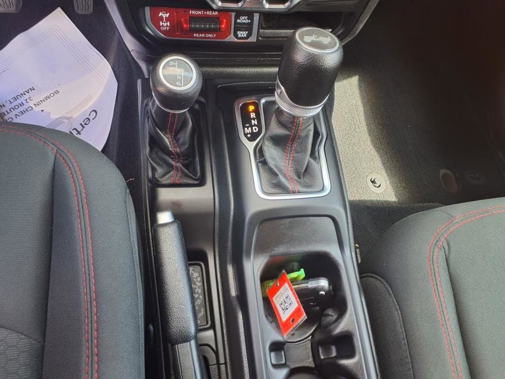 Used 2021 Jeep Wrangler Unlimited Rubicon w/ Xtreme Recon 35" Tire Package image 14