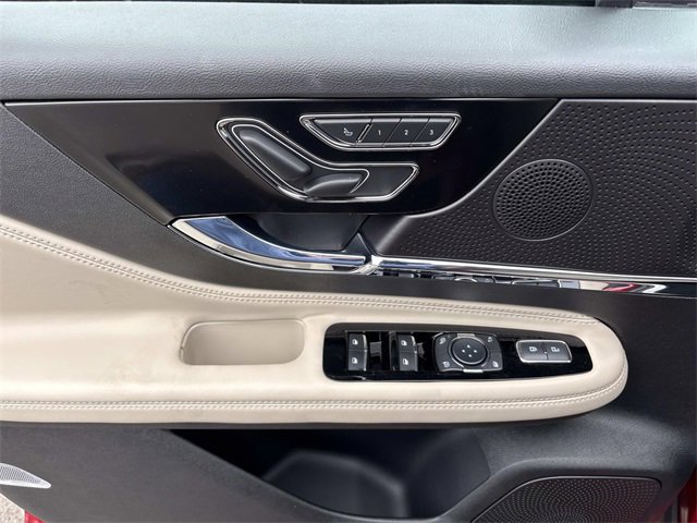 New 2026 Lincoln Corsair Premiere image 20