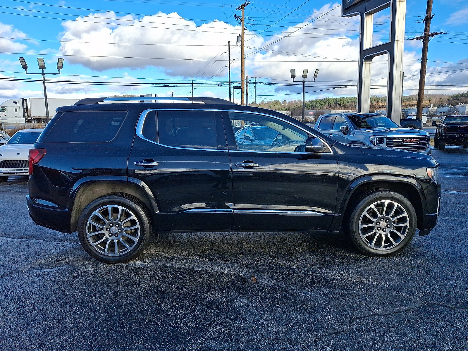 Used 2021 GMC Acadia Denali w/ Denali Technology Package image 8