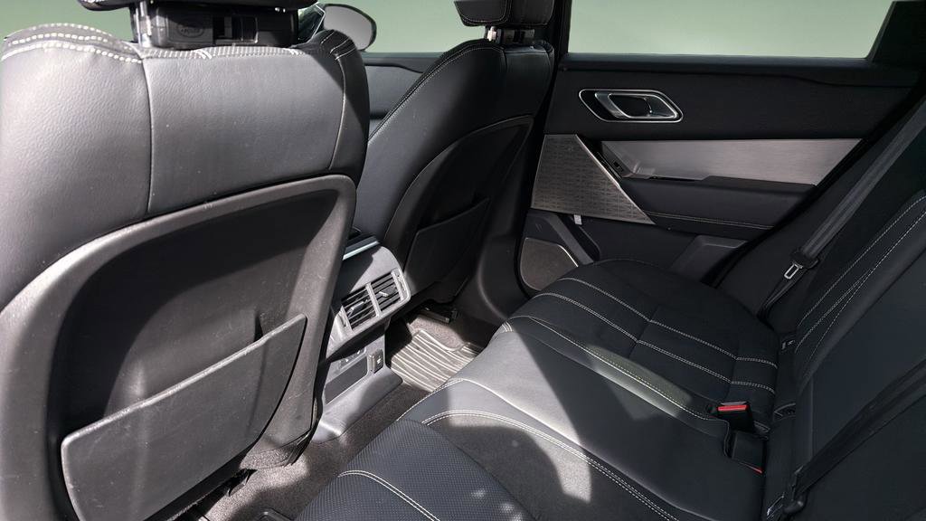 Used 2021 Land Rover Range Rover Velar R-Dynamic S image 15