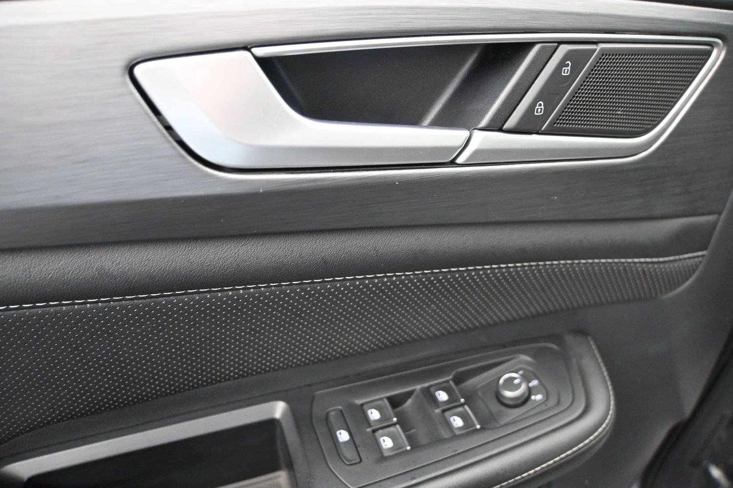 Certified 2024 Volkswagen Atlas Cross Sport SE w/ Panoramic Sunroof Package AWD/4WD image 8