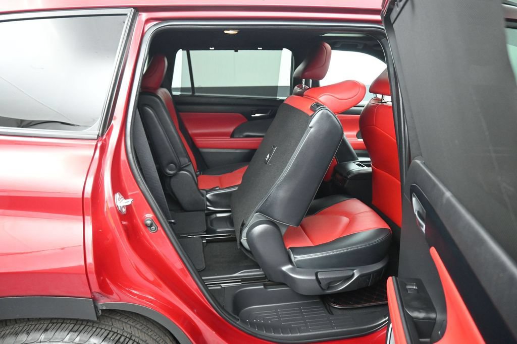 Used 2023 Toyota Highlander XSE FWD image 52