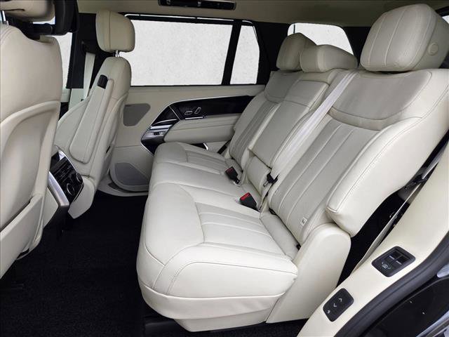 New 2026 Land Rover Range Rover Long Wheelbase SE image 16