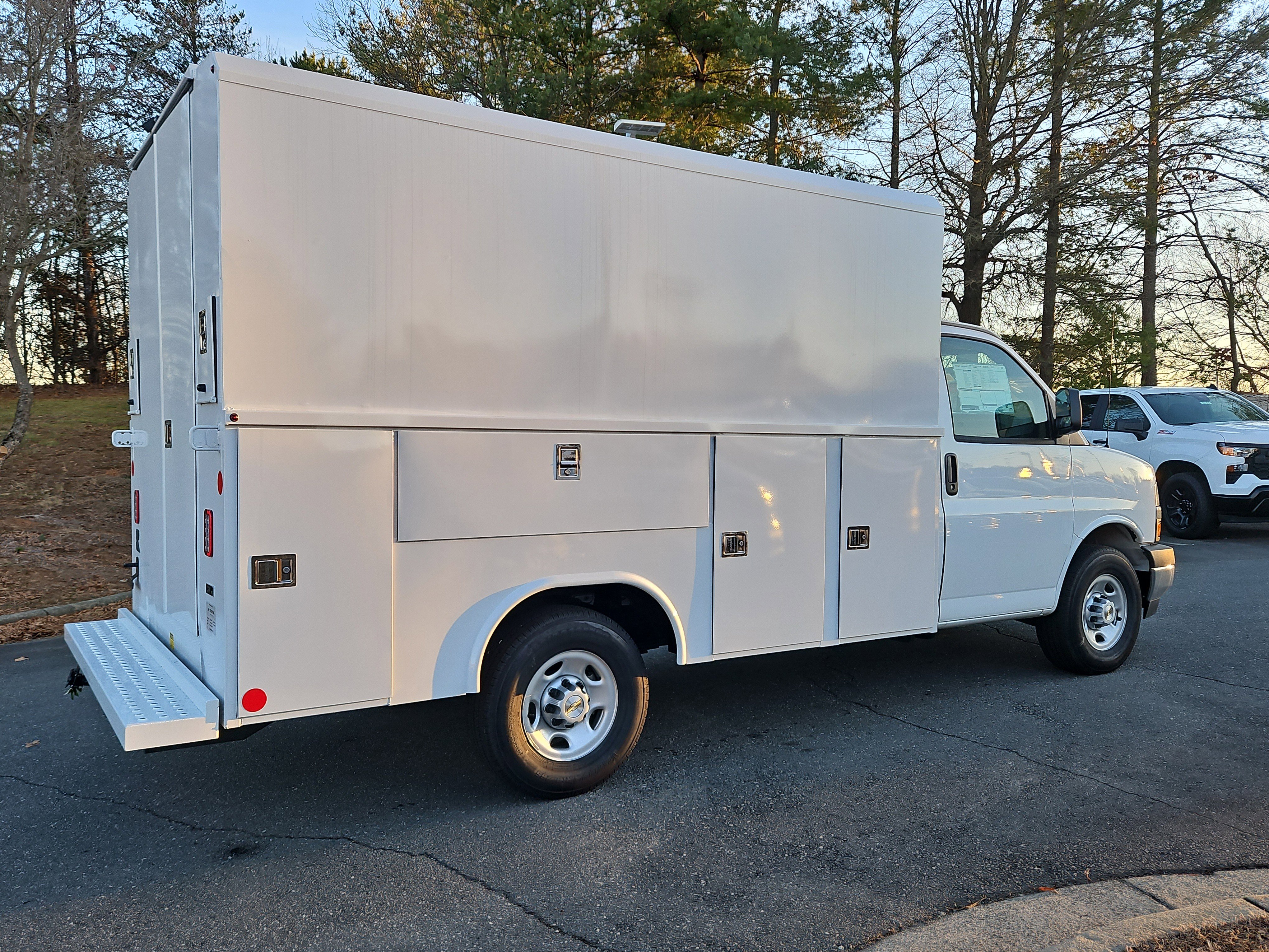 New 2025 Chevrolet Express 3500 w/ Power Convenience Package image 5