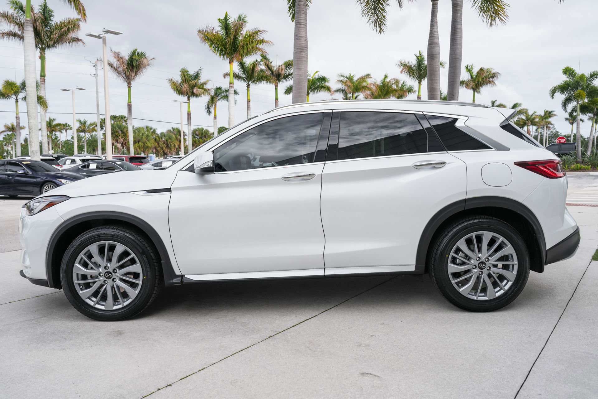 Certified 2023 INFINITI QX50 Luxe FWD image 21