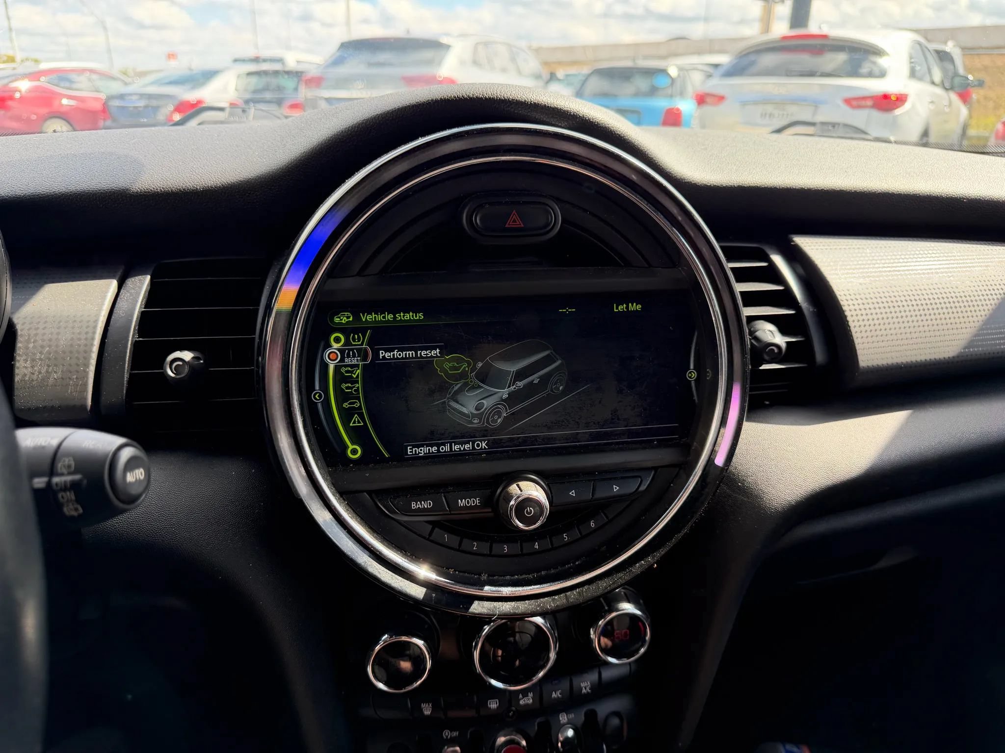 Used 2015 MINI Cooper 2-Door Hardtop FWD image 8