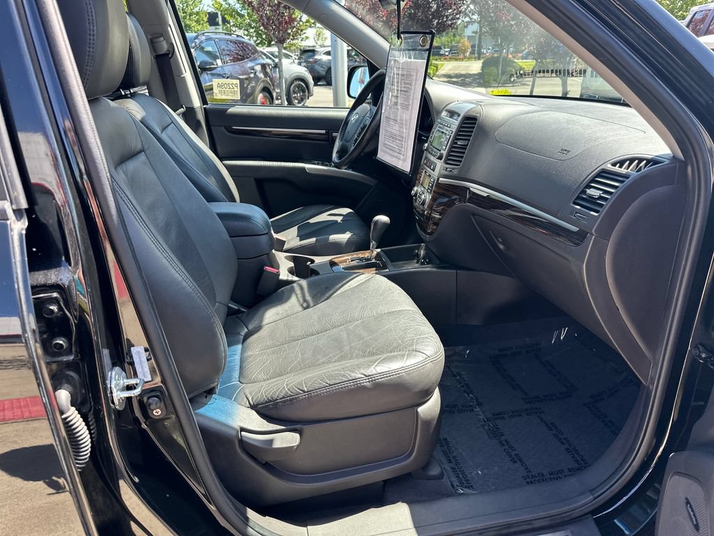 Used 2011 Hyundai Santa Fe Limited FWD image 17