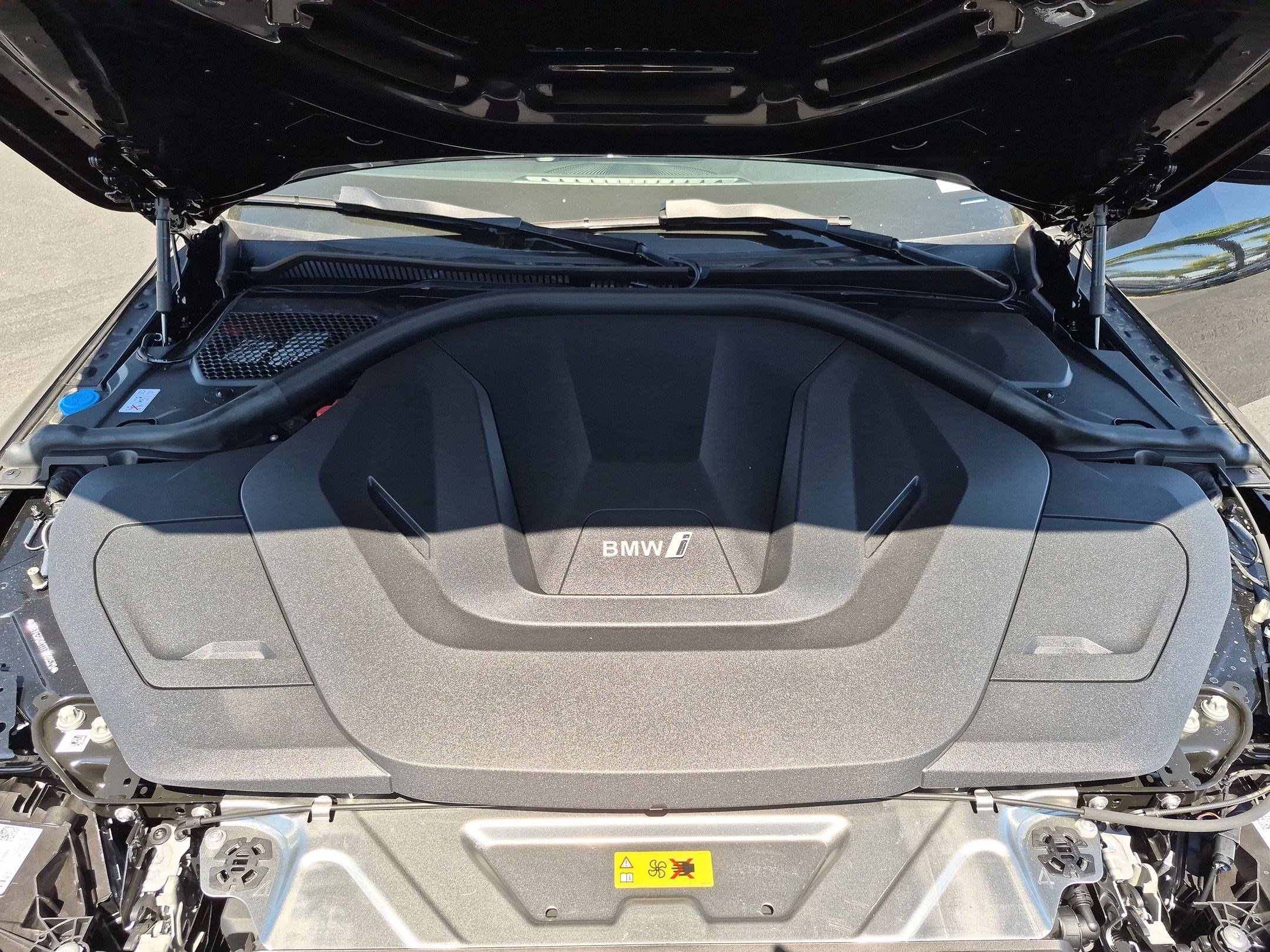 New 2026 BMW i4 eDrive40 w/ Parking Assistance Package RWD image 35