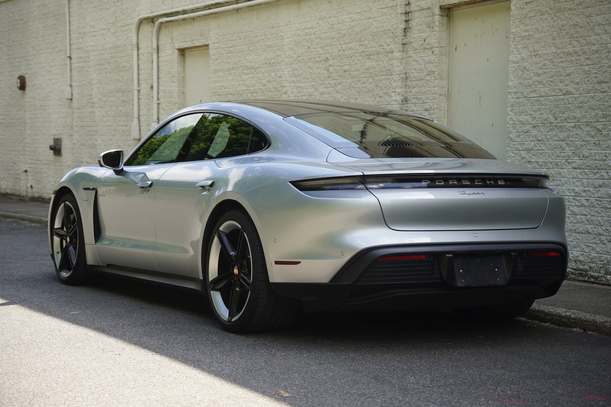 Used 2021 Porsche Taycan RWD image 4