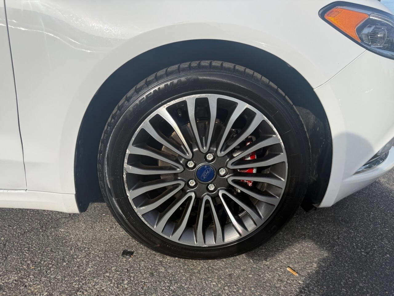 Used 2017 Ford Fusion SE FWD image 8