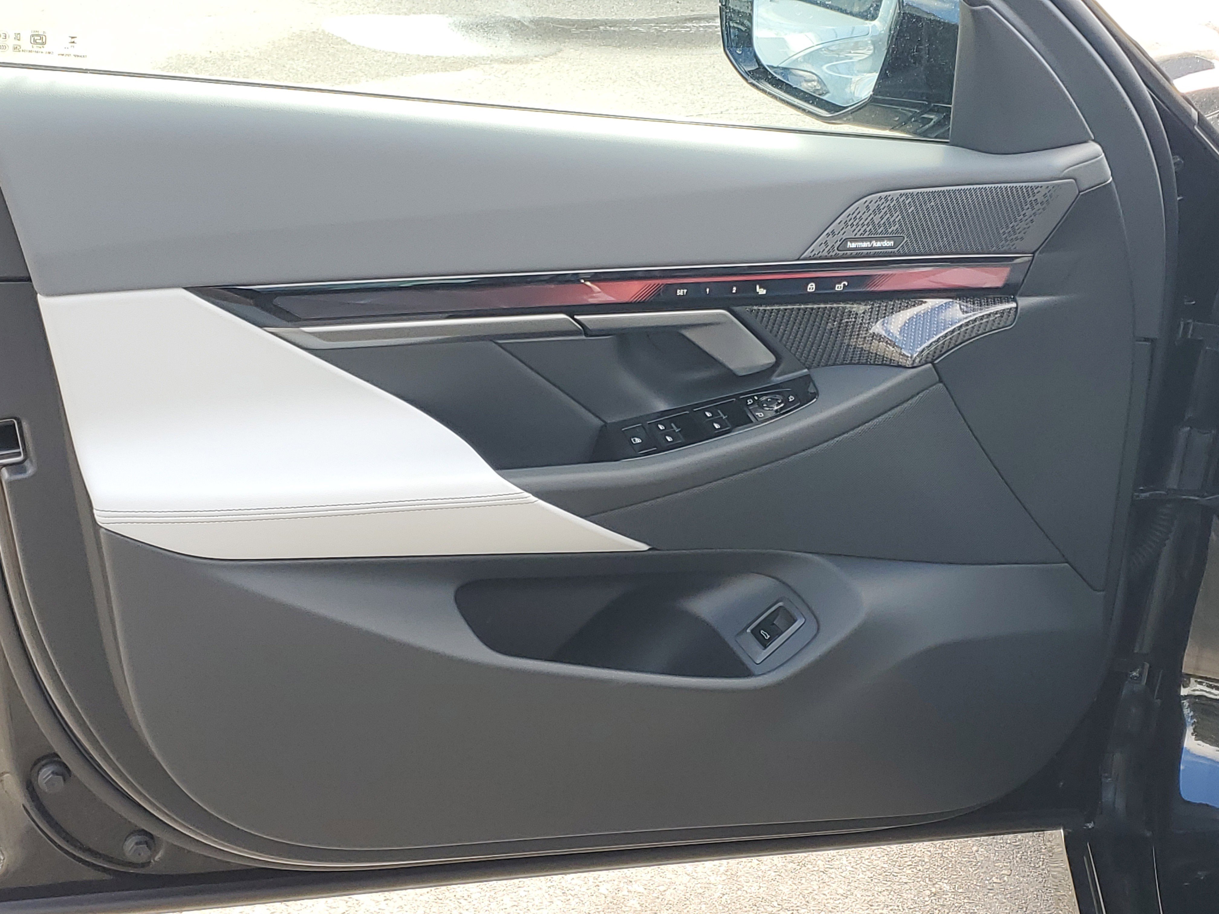 New 2026 BMW 540i xDrive w/ M Sport Package image 5