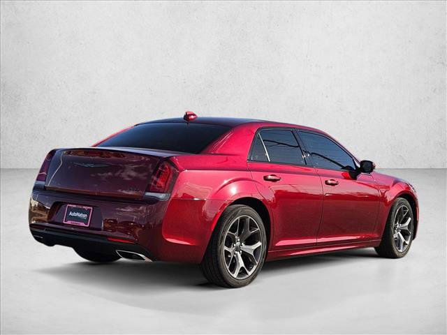 Used 2022 Chrysler 300 Touring L w/ Safetytec Plus Group RWD image 5