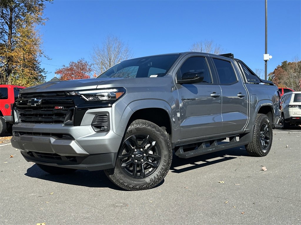 Used 2025 Chevrolet Colorado Z71 w/ Midnight Edition