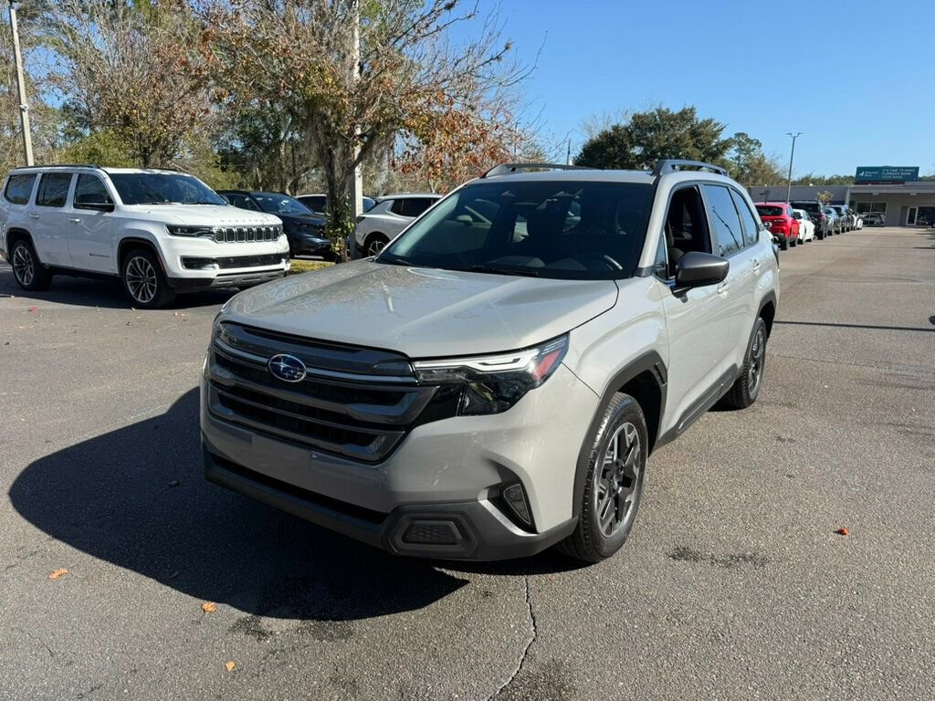 Used 2025 Subaru Forester Premium w/ Convenience Package #1 image 1