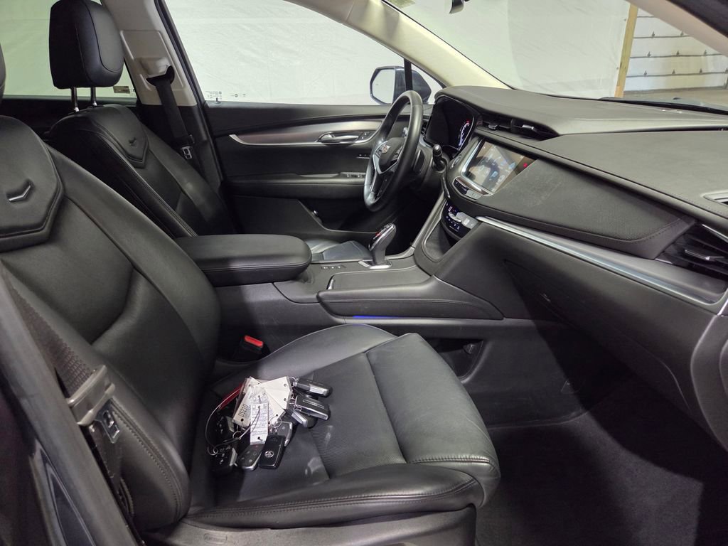 Used 2018 Cadillac XT5 Luxury image 17