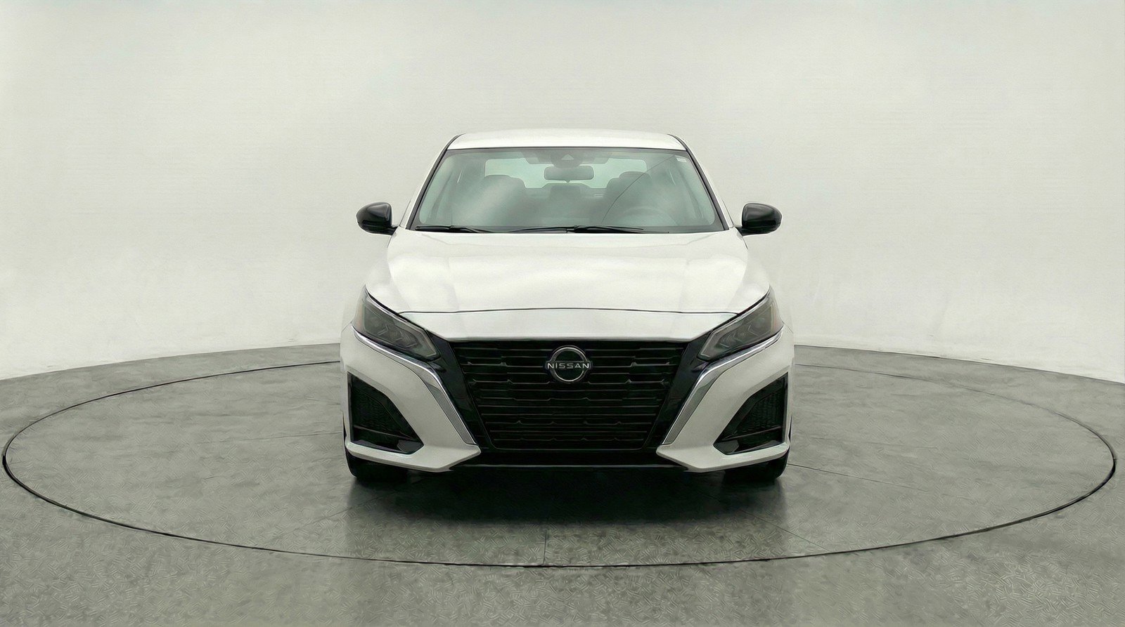 Used 2025 Nissan Altima 2.5 SV image 2